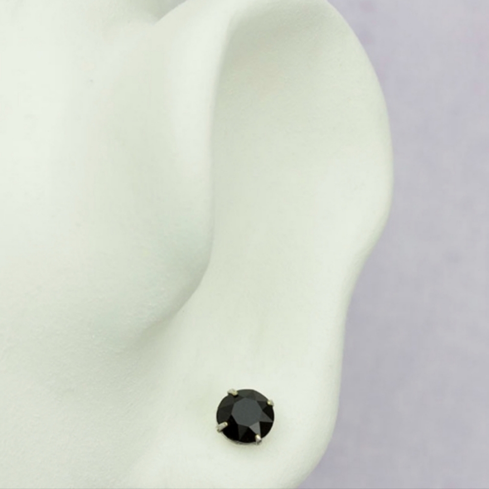 3 pairs of earrings🖤🖤🖤 - Picture 6 of 6